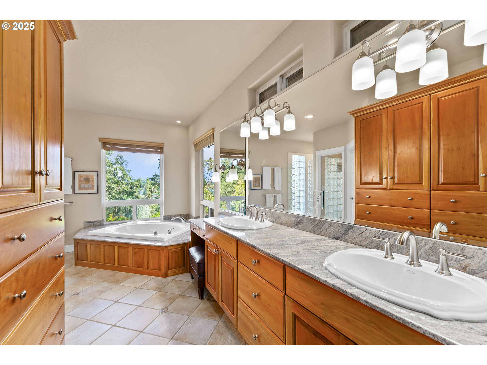 215 Ridgecrest Drive Roseburg, OR 97471 - Photo 33 of 48