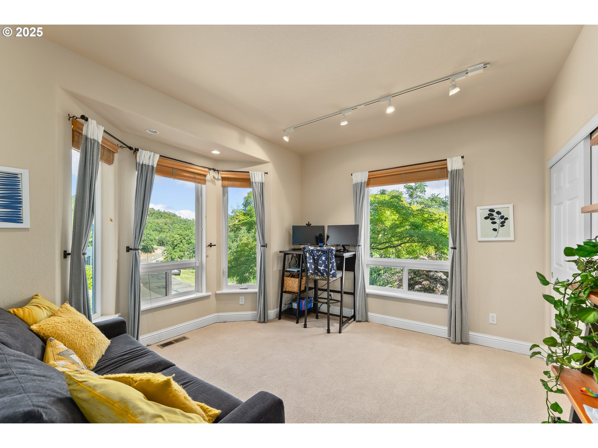 215 Ridgecrest Drive Roseburg, OR 97471 - Photo 36 of 48