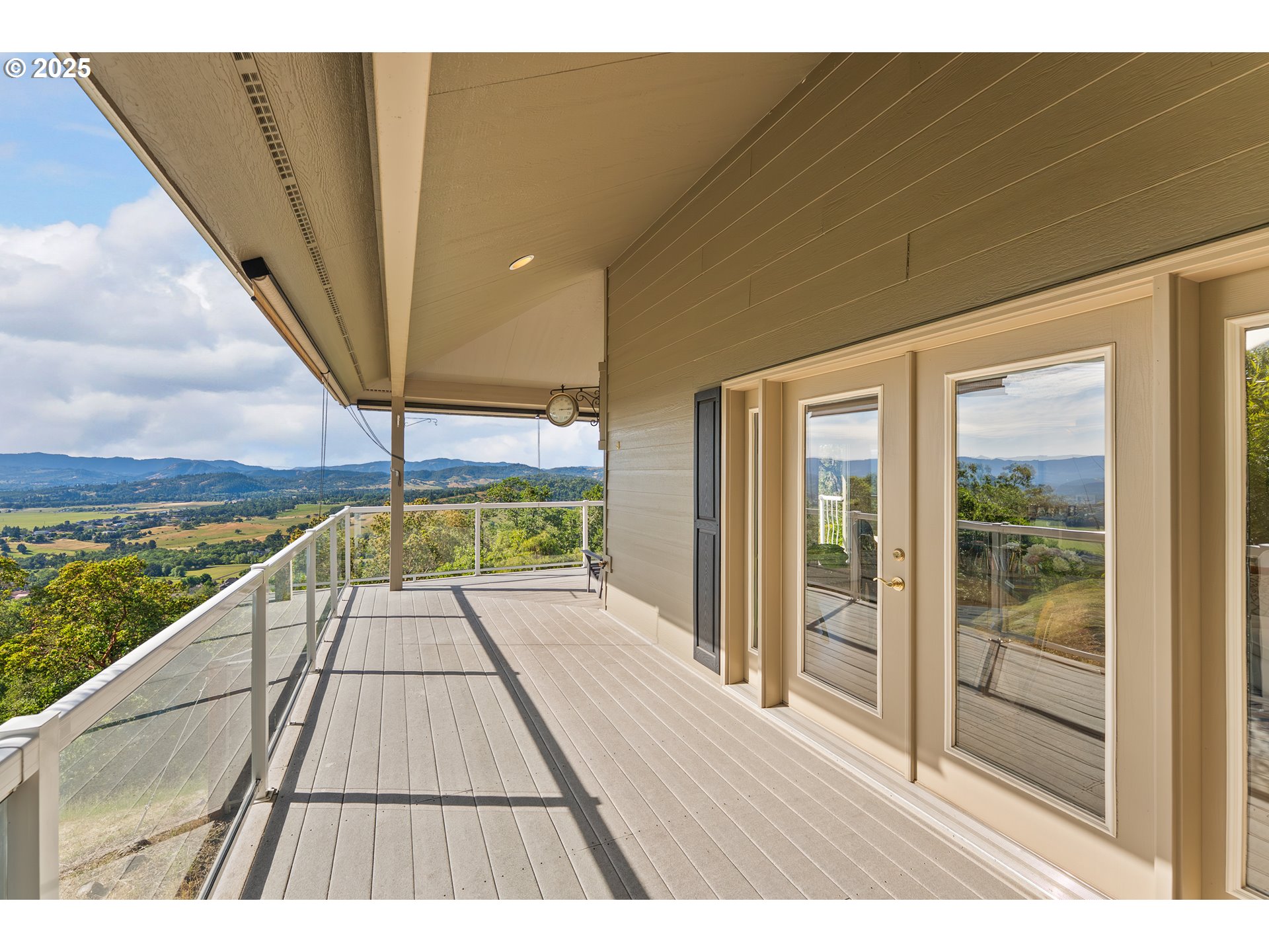 215 Ridgecrest Drive Roseburg, OR 97471 - Photo 7 of 48