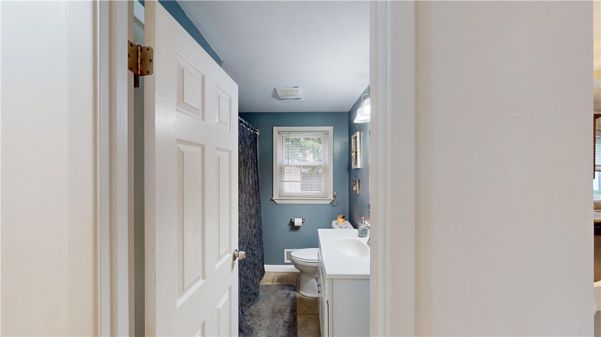 27 Amherst Road Warwick, RI 02889 - Photo 28 of 43