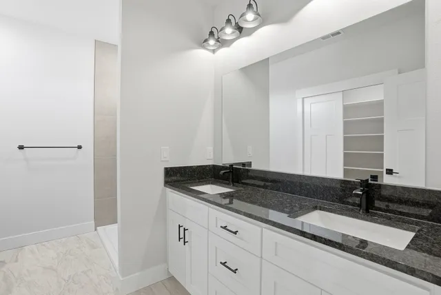 $699,900 | 41927 North Darknell Road, Elk, WA 99009