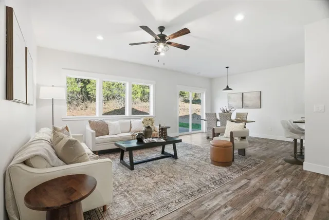 $699,900 | 41927 North Darknell Road, Elk, WA 99009