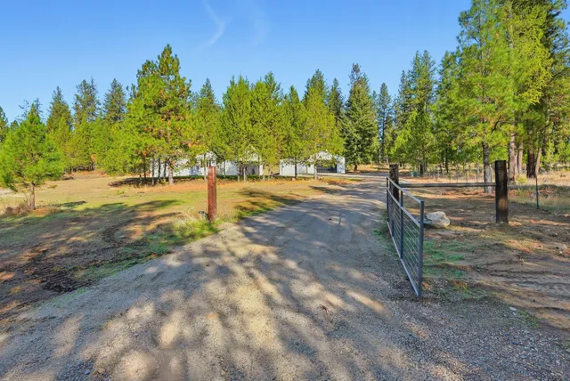 $699,900 | 41927 North Darknell Road, Elk, WA 99009