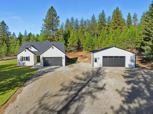 $699,900 | 41927 North Darknell Road, Elk, WA 99009