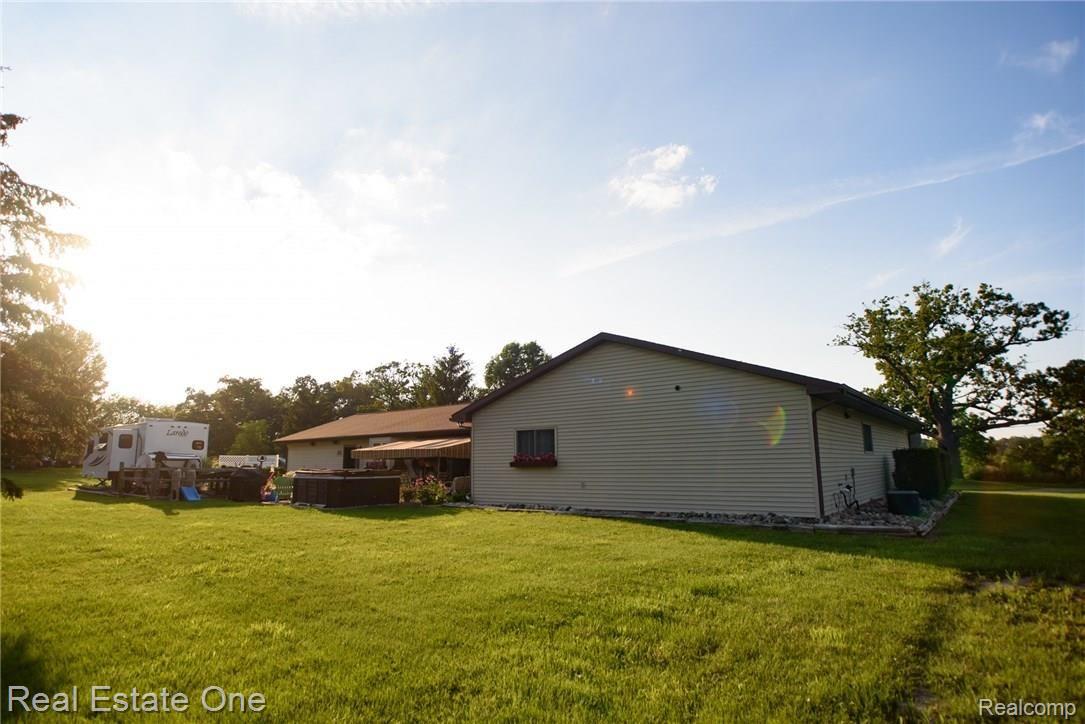 11044 Faussett Road Fenton, MI 48430 - Photo 36 of 46 DSP_8297.jpg
