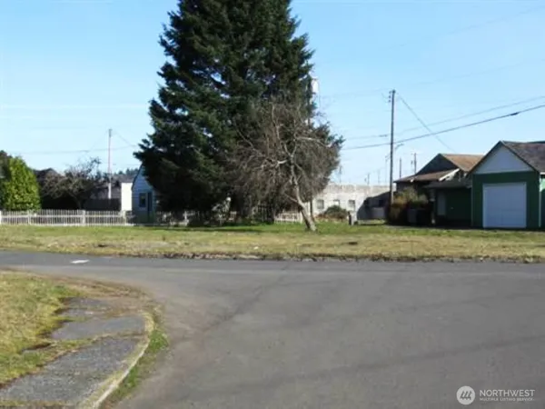 $39,800 | 418 North Division Street, Aberdeen, WA 98520