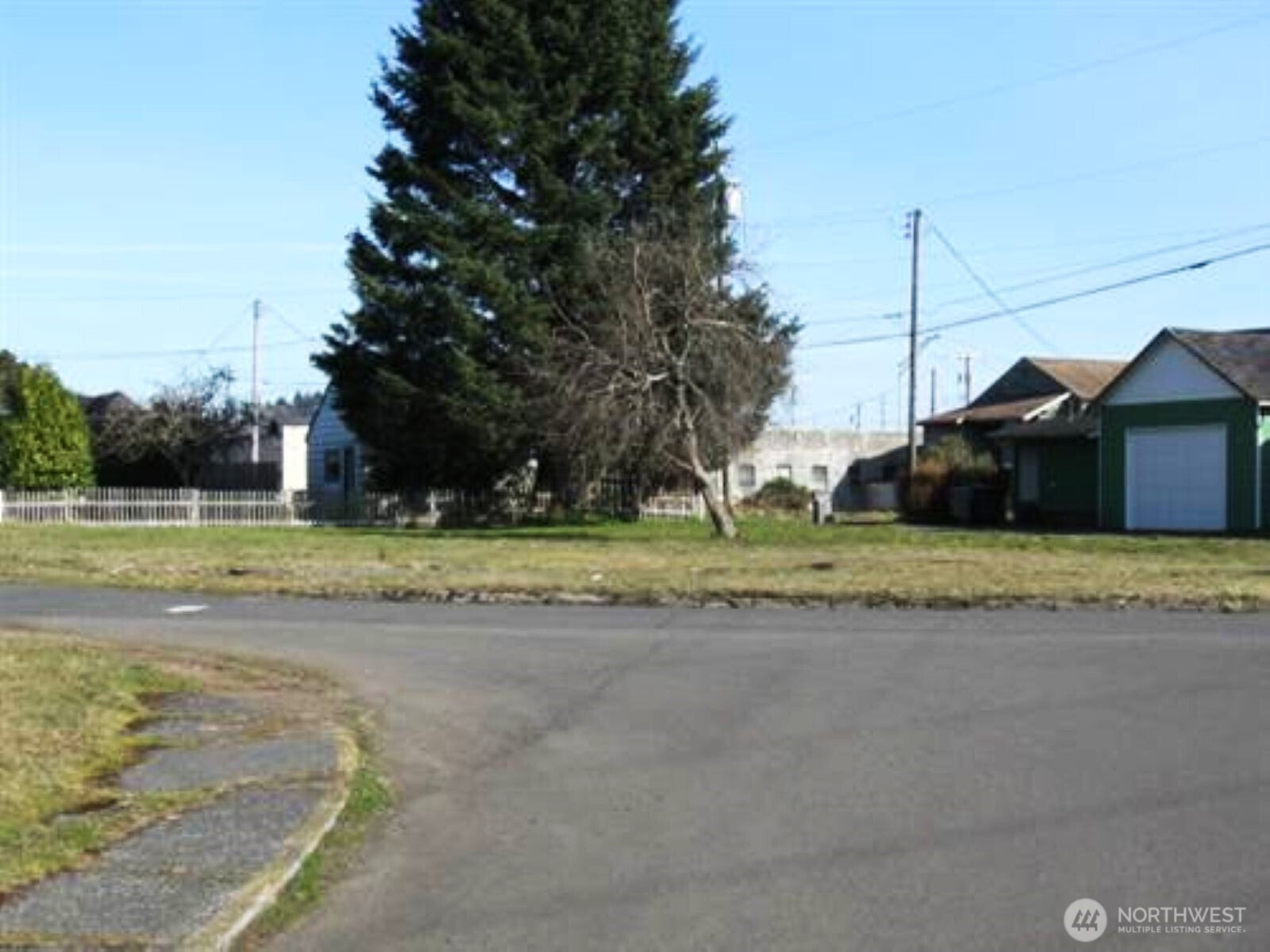 418 North Division Street Aberdeen, WA 98520 - Photo 1 of 3