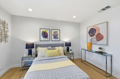 $898,000 | 209 Red Oak Drive East, Unit F, Sunnyvale, CA 94086