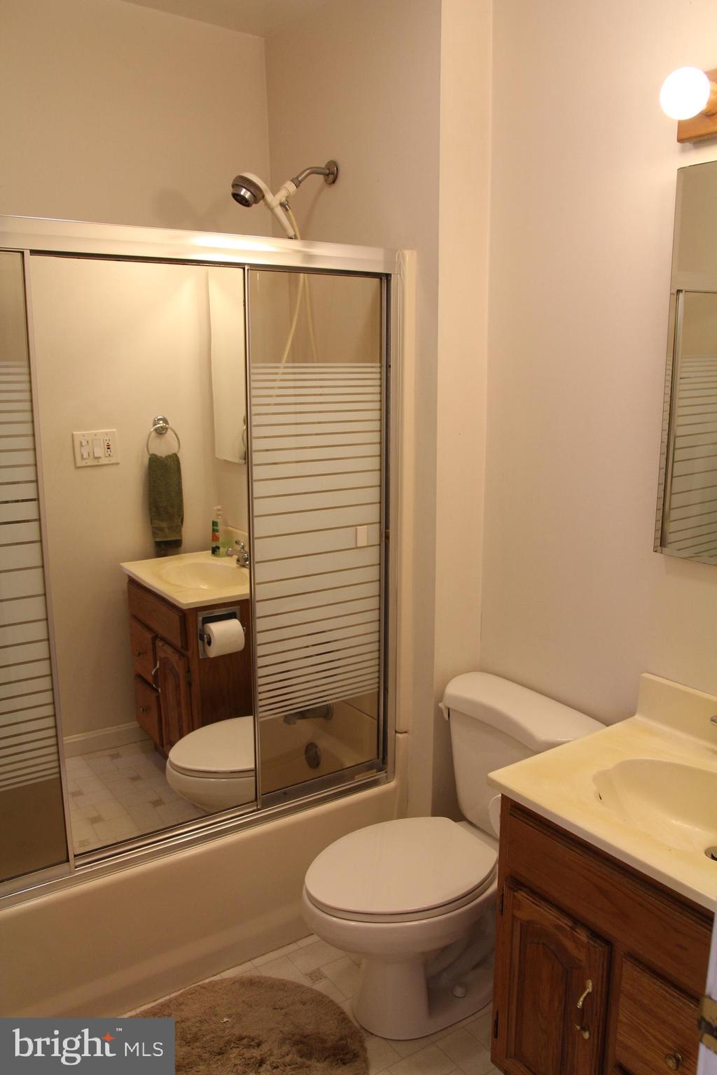 5029 Chalk Point Road West River, MD 20778 - Photo 13 of 23 Bath