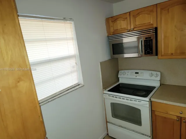 $1,700 | 17255 Southwest 95th Avenue, Unit 249, Palmetto Bay, FL 33157