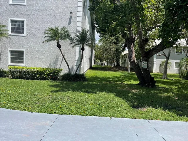 $1,700 | 17255 Southwest 95th Avenue, Unit 249, Palmetto Bay, FL 33157