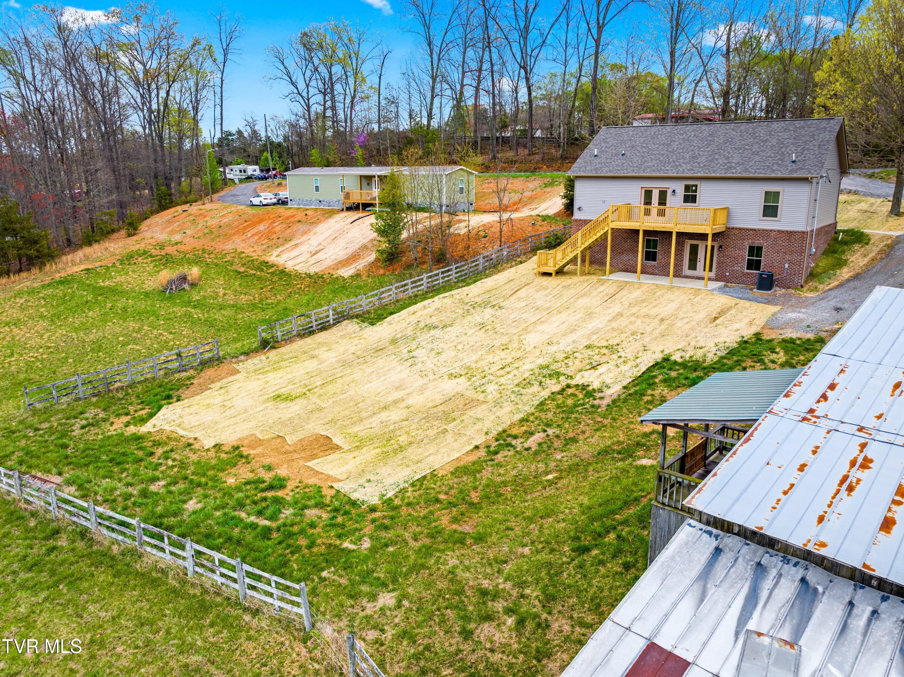 174 Grassy Valley Road Whitesburg, TN 37891 - Photo 12 of 44 027-174GrassyValleyRoad-Whitesburg-TN-37