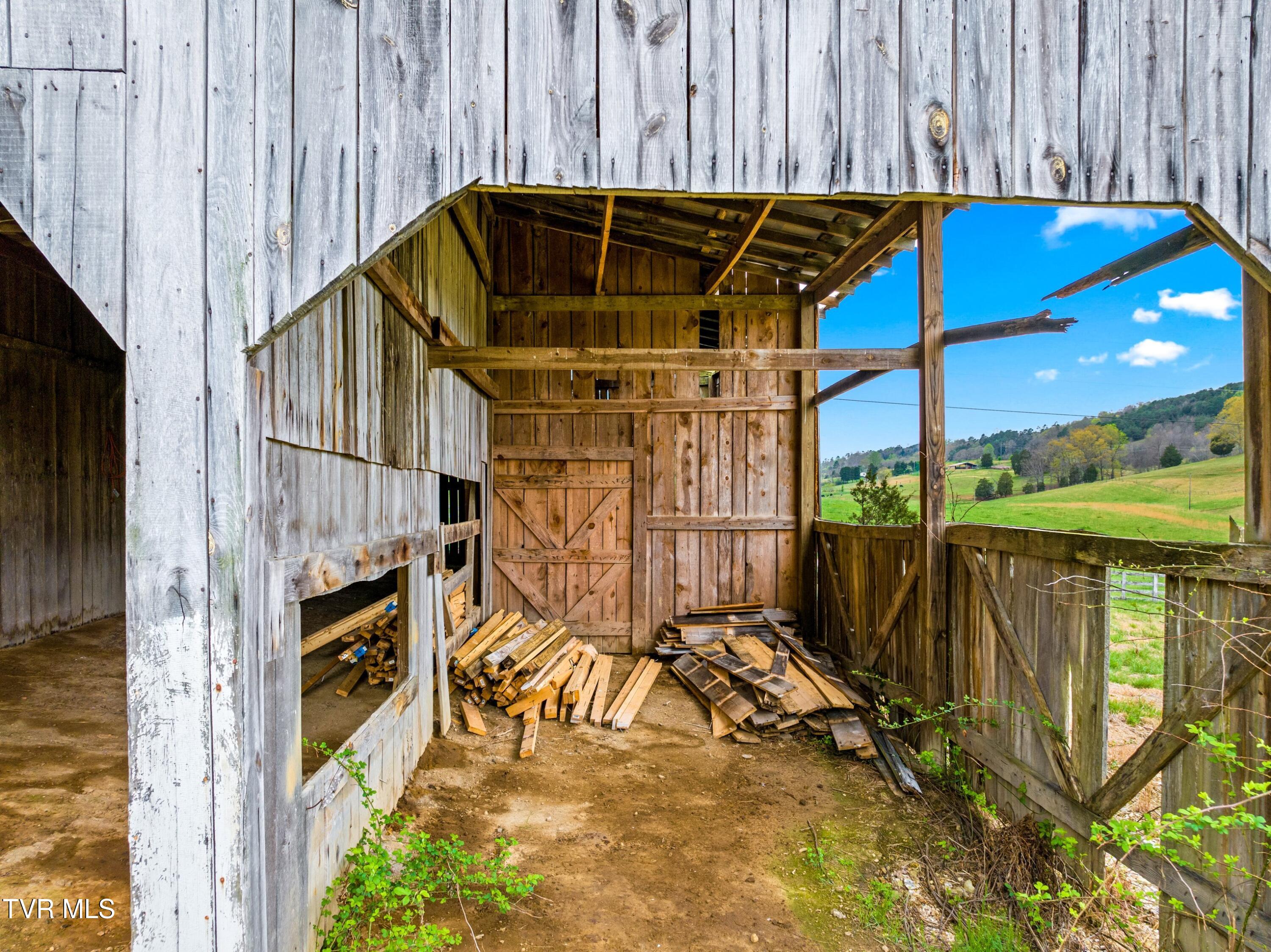 174 Grassy Valley Road Whitesburg, TN 37891 - Photo 14 of 44 029-174GrassyValleyRoad-Whitesburg-TN-37