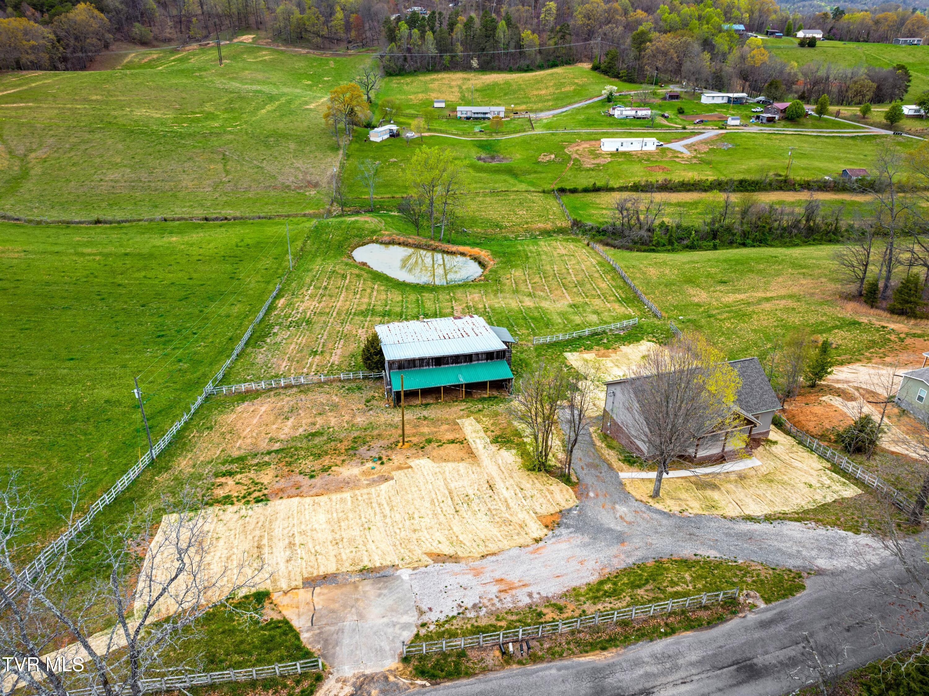 174 Grassy Valley Road Whitesburg, TN 37891 - Photo 22 of 44 037-174GrassyValleyRoad-Whitesburg-TN-37