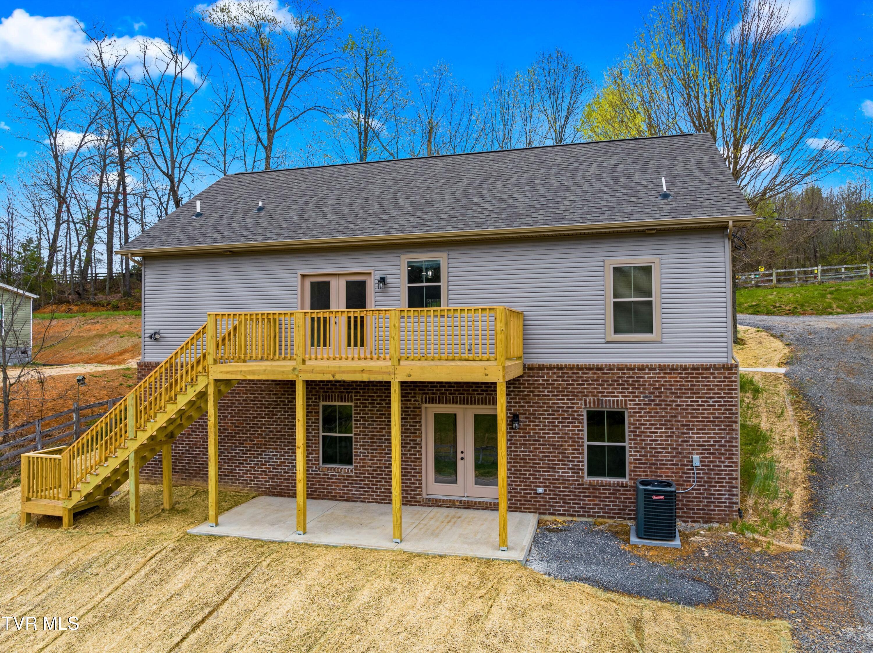 174 Grassy Valley Road Whitesburg, TN 37891 - Photo 5 of 44 005-174GrassyValleyRoad-Whitesburg-TN-37