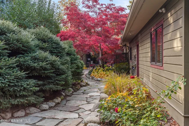 $1,195,000 | 2992 Lake Forest Drive, Hayden Lake, ID 83835