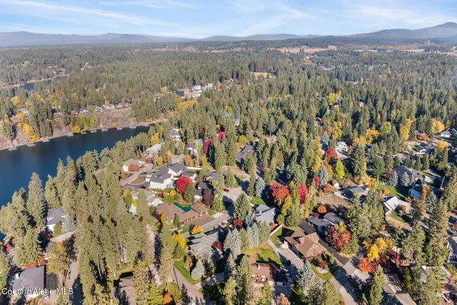 $1,195,000 | 2992 Lake Forest Drive, Hayden Lake, ID 83835