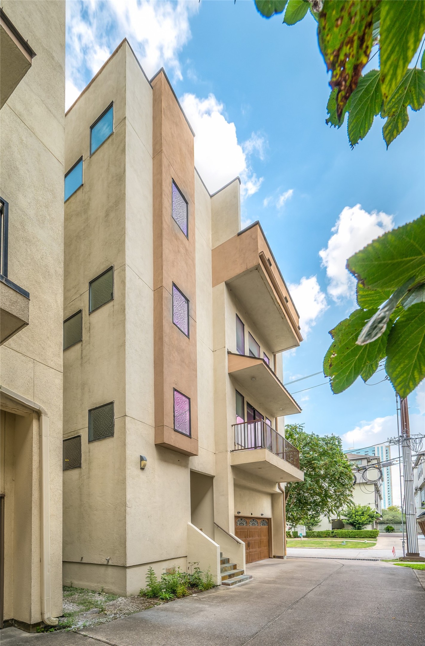 2310 Camden Drive Houston, TX 77021 - Photo 4 of 39 a front view of a building