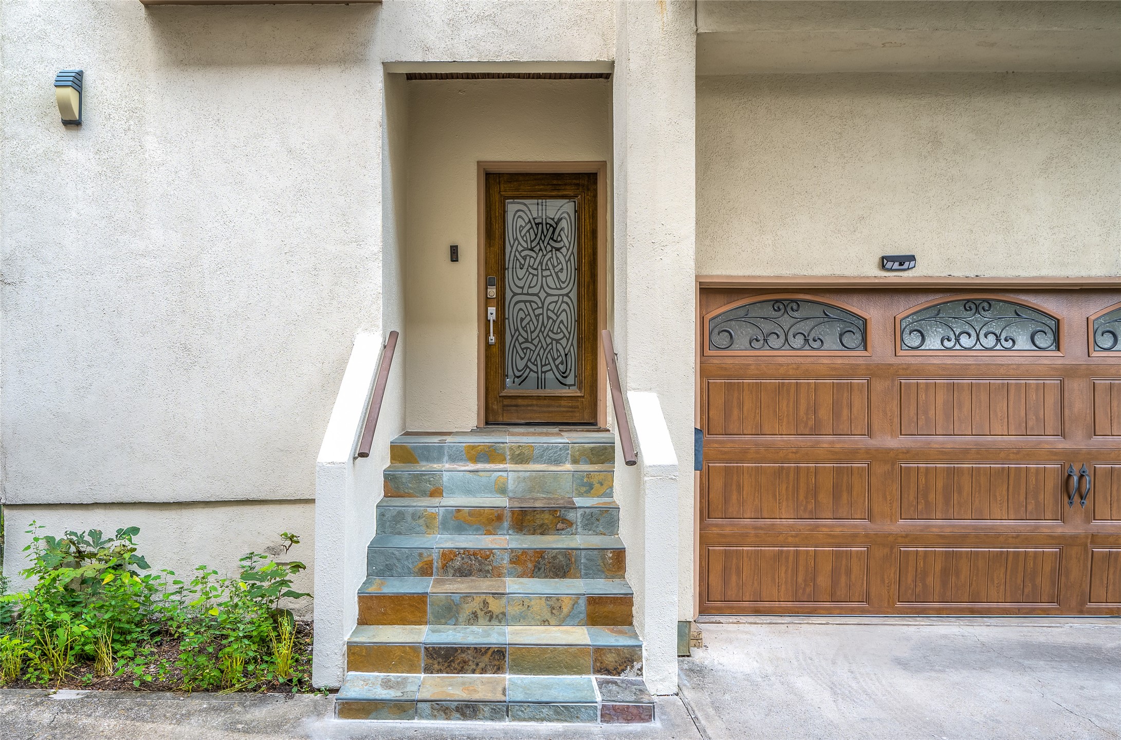 2310 Camden Drive Houston, TX 77021 - Photo 5 of 39 a view of front door with wooden door