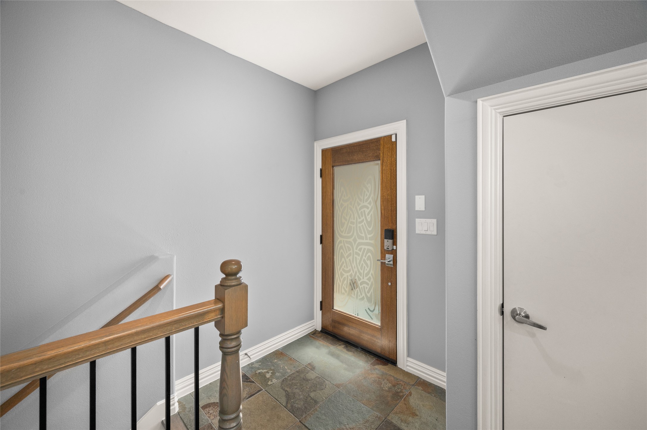 2310 Camden Drive Houston, TX 77021 - Photo 7 of 39 a view of a hallway with front door