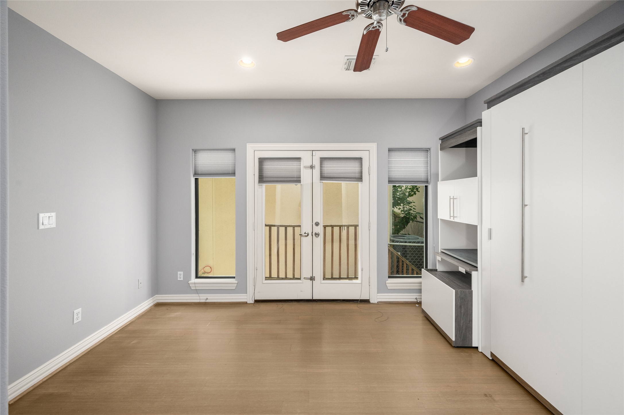 2310 Camden Drive Houston, TX 77021 - Photo 10 of 39 a view of an empty room with a window