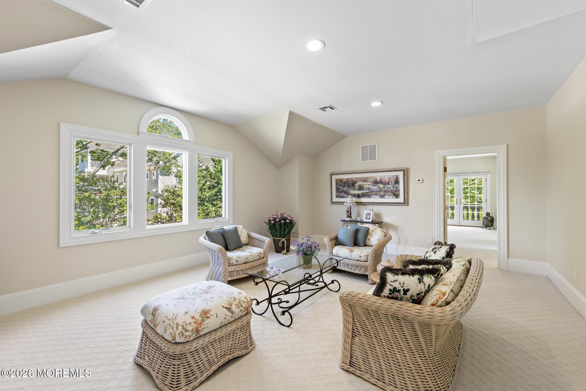 1015 Forrest Road Brielle, NJ 08730 - Photo 37 of 49 Seating Area