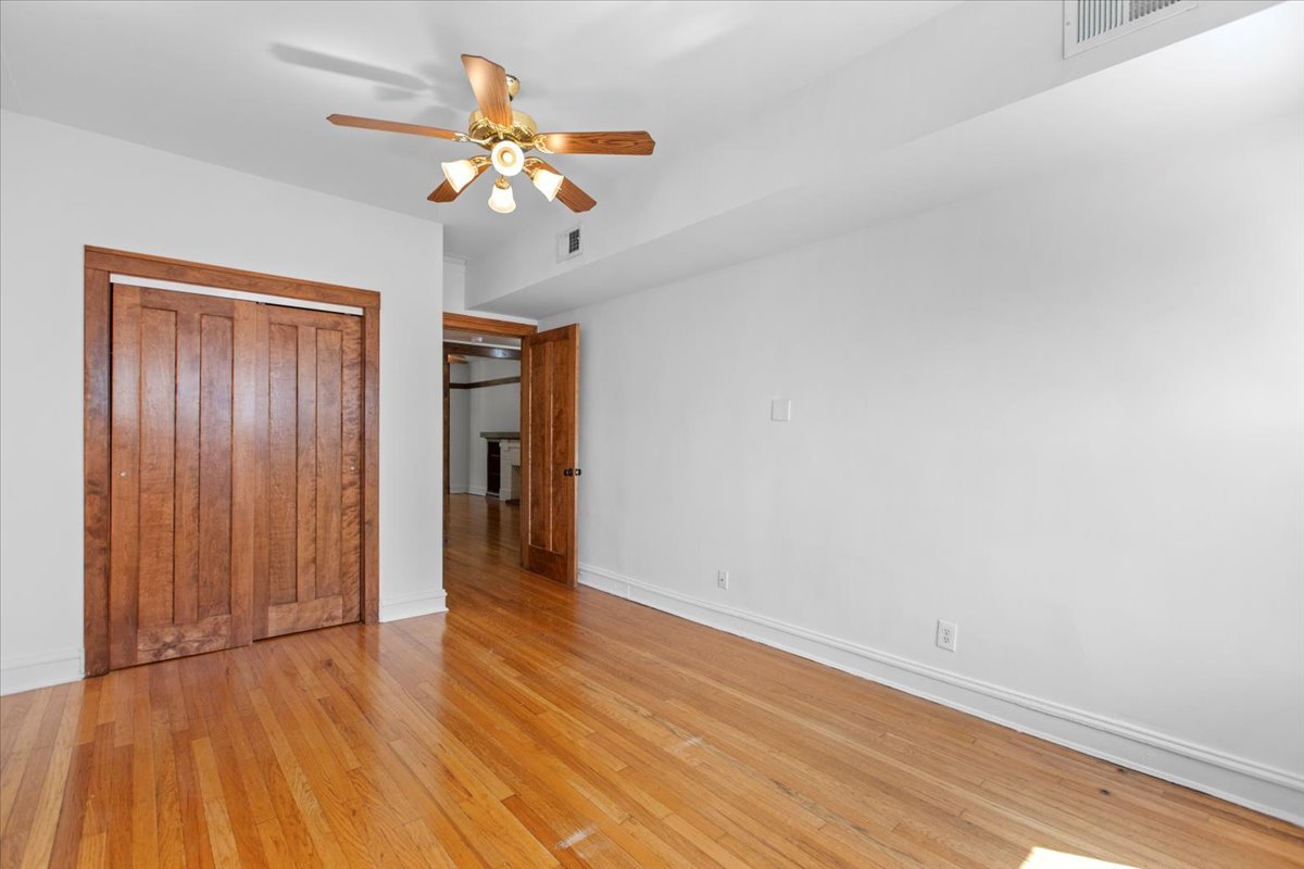 1537 West Addison Street, Unit 2 Chicago, IL 60657 - Photo 6 of 10