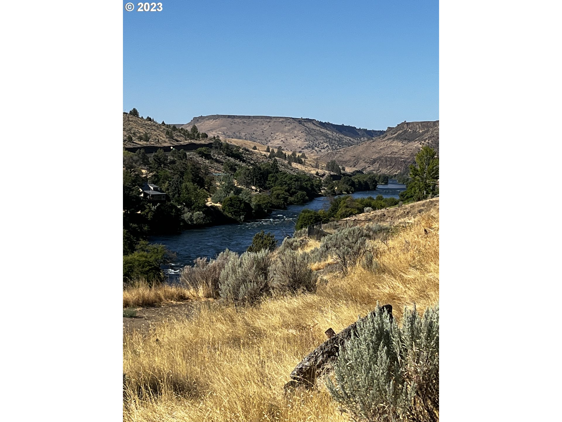 304 Elrod Place Maupin, OR 97037 - Photo 24 of 25 a view of a lake