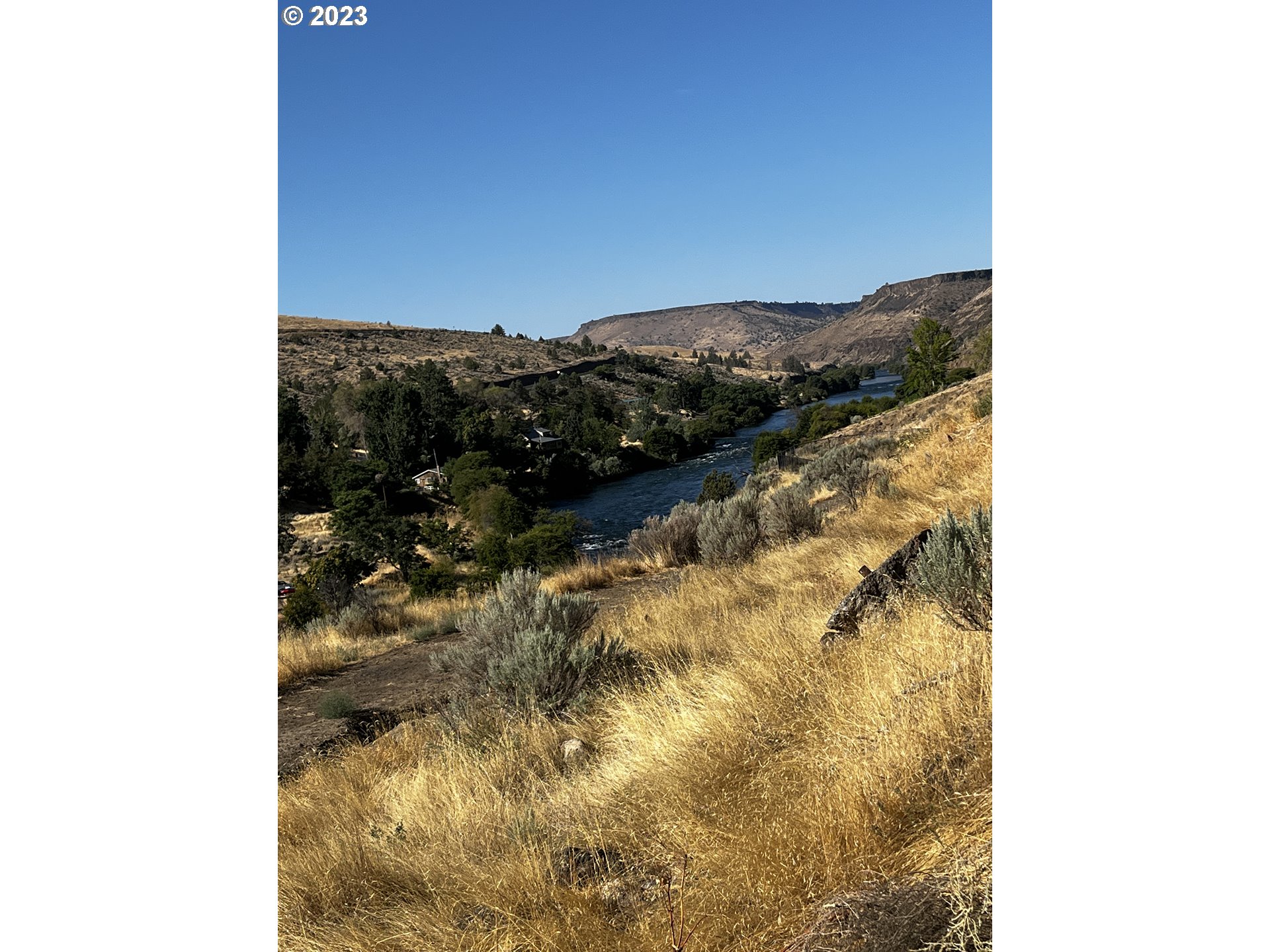 304 Elrod Place Maupin, OR 97037 - Photo 25 of 25 a view of mountains in the background