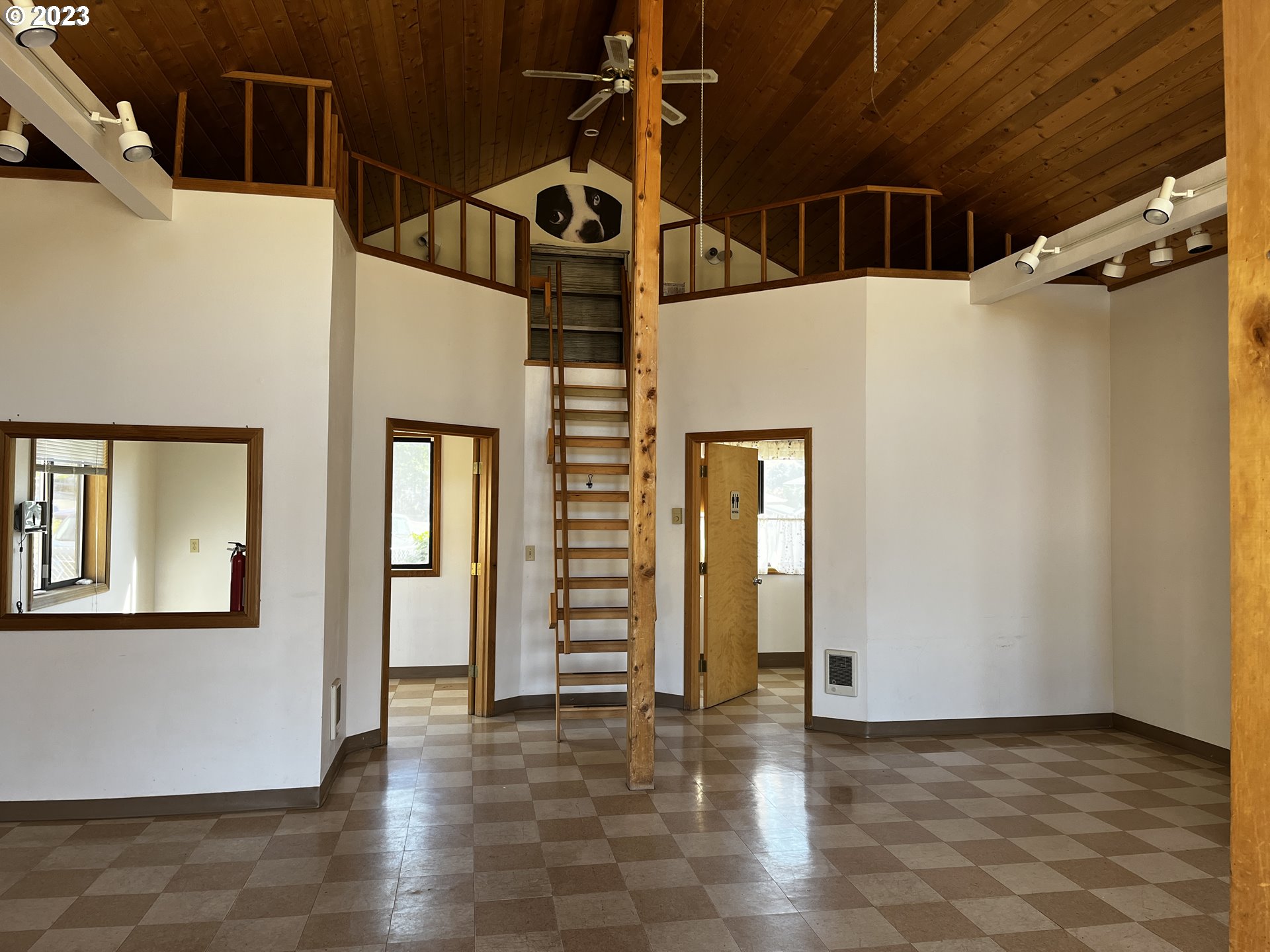 304 Elrod Place Maupin, OR 97037 - Photo 8 of 25