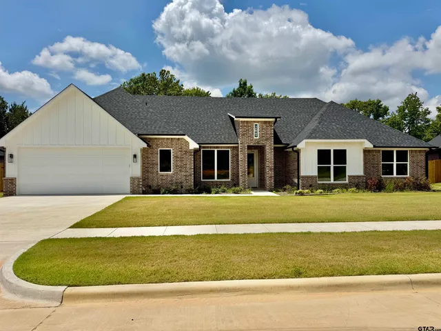 $446,000 | 990 Mallard Drive, Lindale, TX 75771