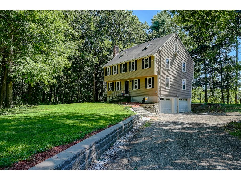 12 Old Auburn Road Derry, NH 03038 - Photo 1 of 20