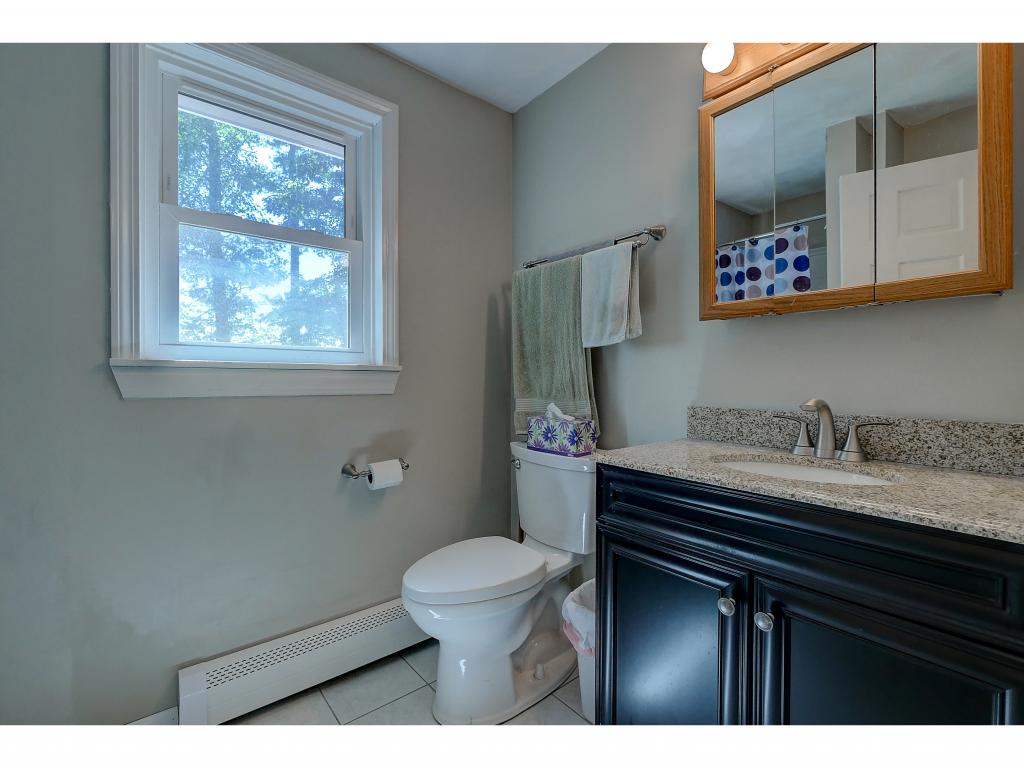 12 Old Auburn Road Derry, NH 03038 - Photo 13 of 20