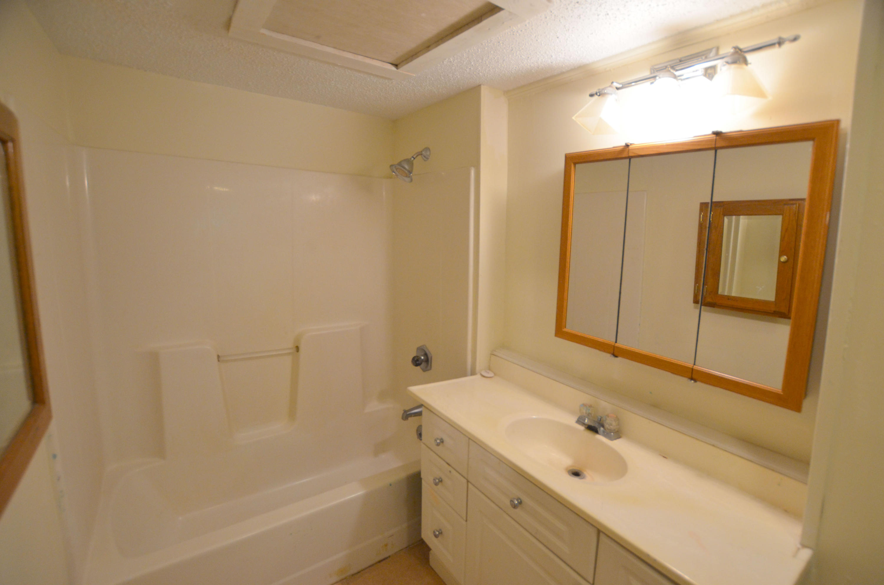1406 Tibwin Road McClellanville, SC 29458 - Photo 17 of 17 17-bathroom1b