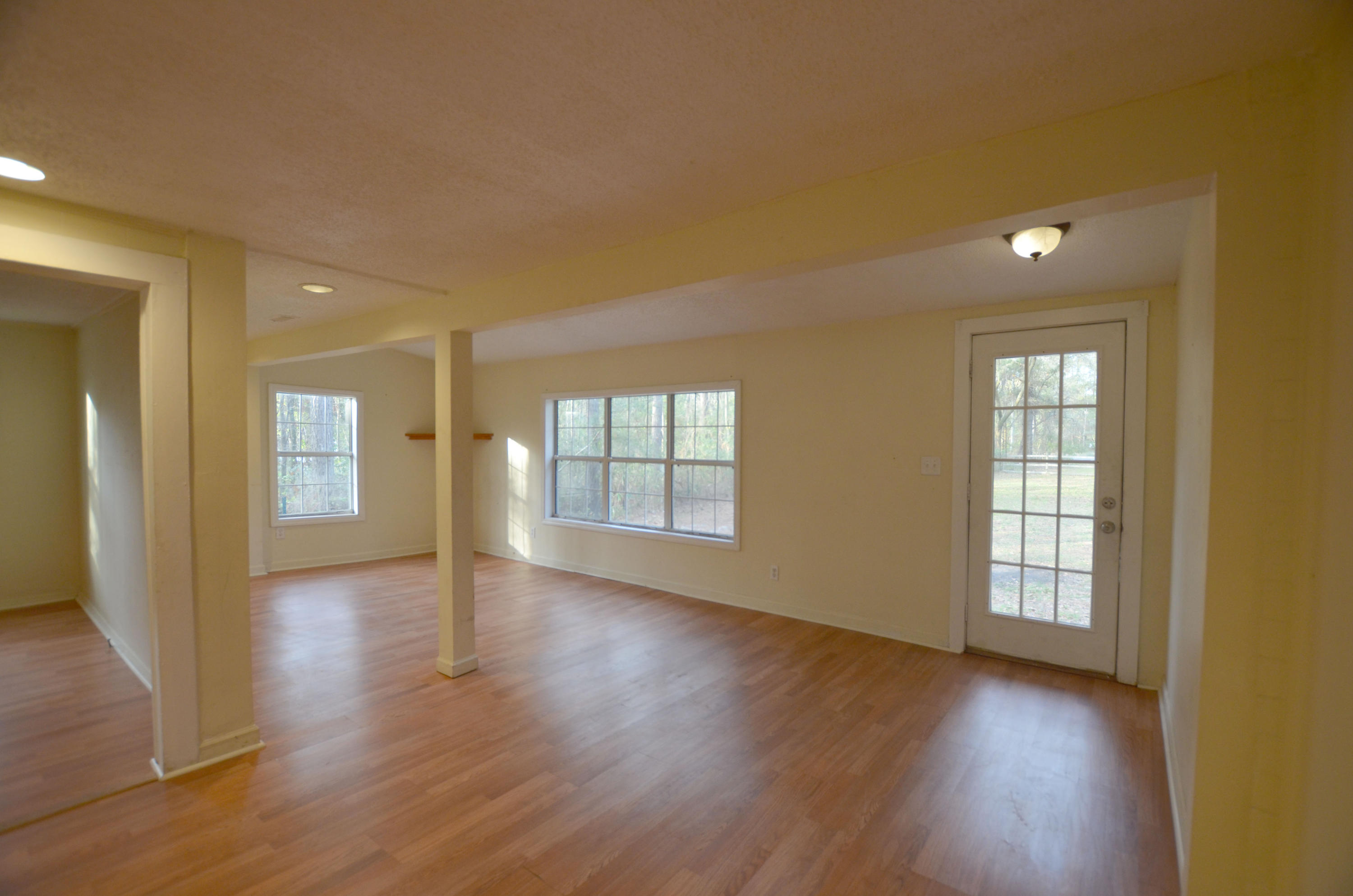 1406 Tibwin Road McClellanville, SC 29458 - Photo 10 of 17 10-living