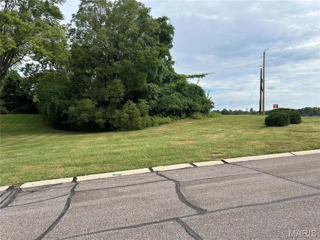 $19,900 | 11440 Sheffield Drive, Florissant, MO 63033
