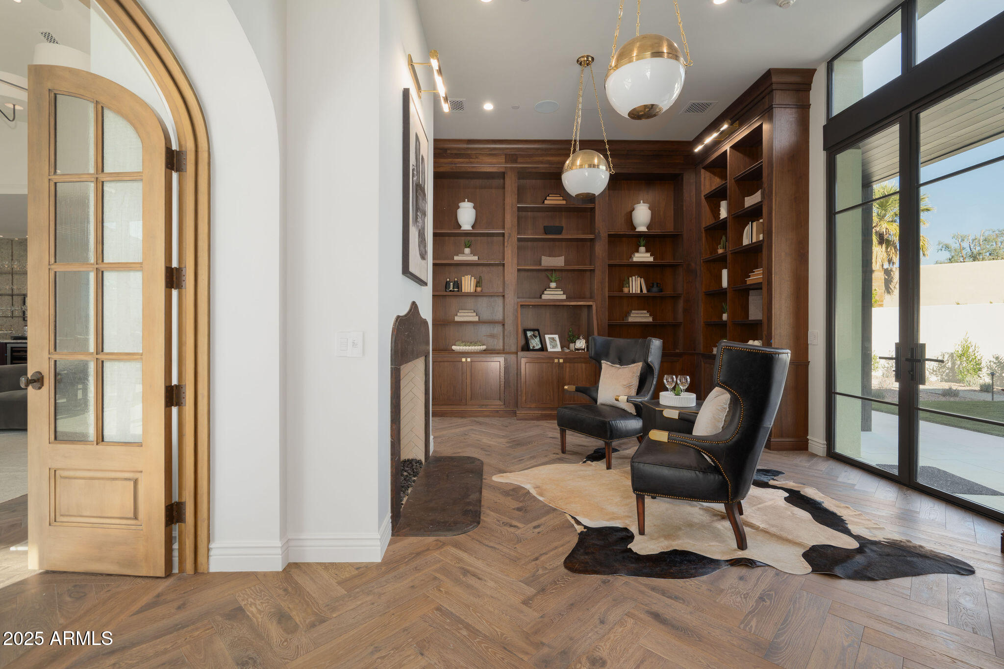 5902 East Cactus Wren Road Paradise Valley, AZ 85253 - Photo 23 of 72 a view of a livingroom with furniture and windows