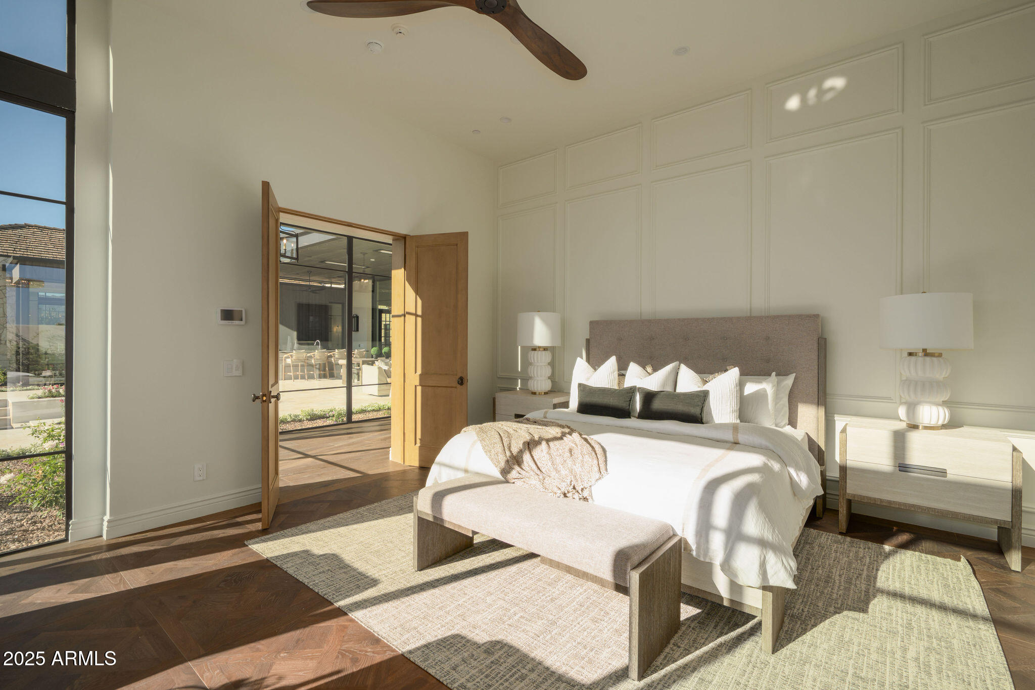 5902 East Cactus Wren Road Paradise Valley, AZ 85253 - Photo 27 of 72 a living room with furniture lamp and a rug