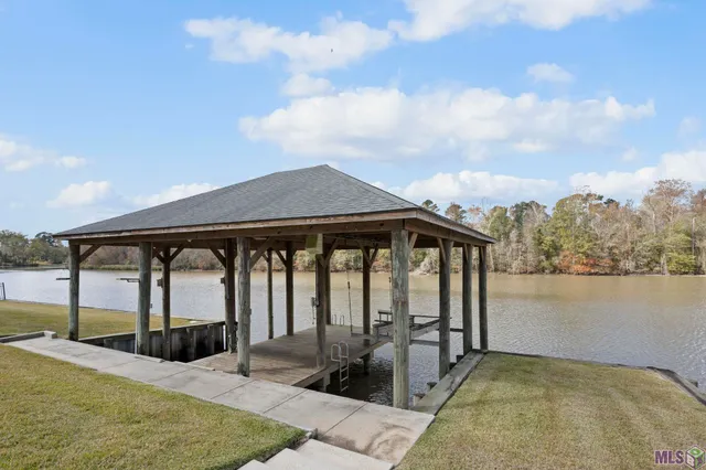 $945,000 | 18429 Amite Acres Drive, Prairieville, LA 70769