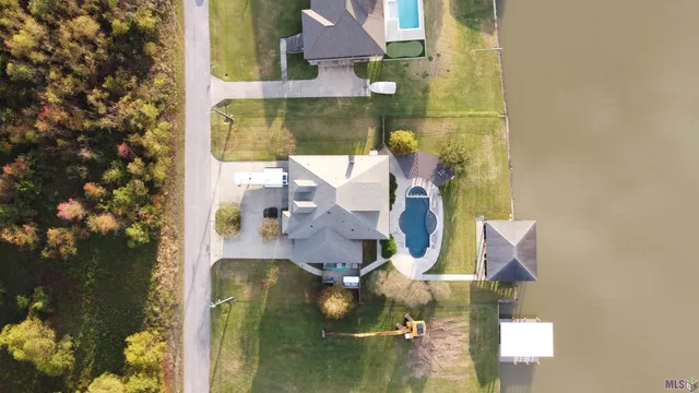 $945,000 | 18429 Amite Acres Drive, Prairieville, LA 70769