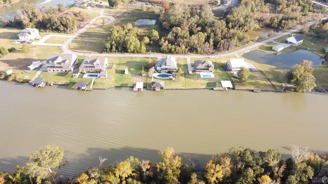 $945,000 | 18429 Amite Acres Drive, Prairieville, LA 70769