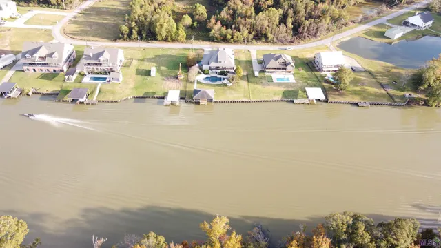 $945,000 | 18429 Amite Acres Drive, Prairieville, LA 70769