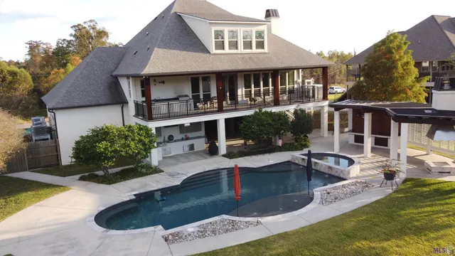 $945,000 | 18429 Amite Acres Drive, Prairieville, LA 70769