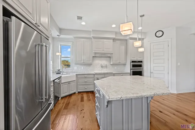 $945,000 | 18429 Amite Acres Drive, Prairieville, LA 70769