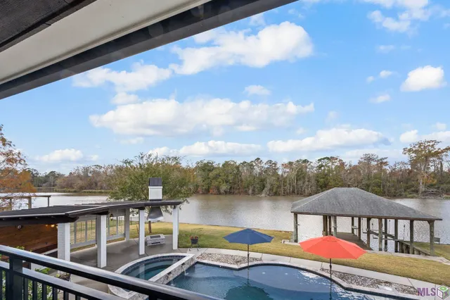 $945,000 | 18429 Amite Acres Drive, Prairieville, LA 70769