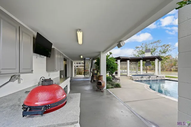 $945,000 | 18429 Amite Acres Drive, Prairieville, LA 70769