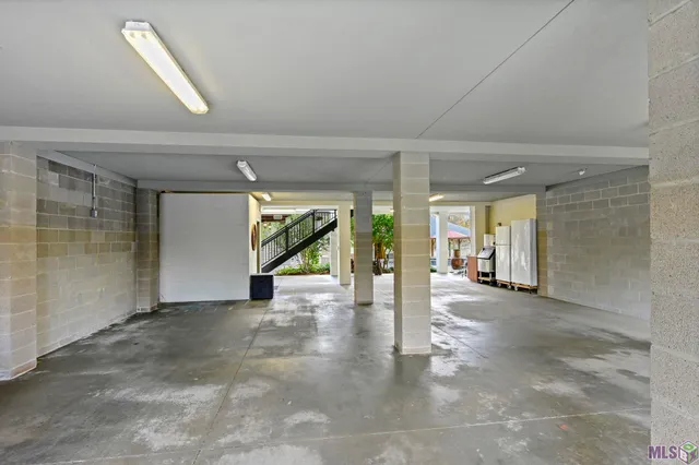 $945,000 | 18429 Amite Acres Drive, Prairieville, LA 70769