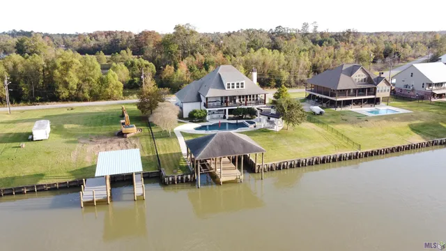 $945,000 | 18429 Amite Acres Drive, Prairieville, LA 70769