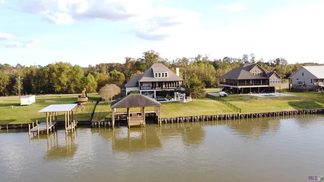 $945,000 | 18429 Amite Acres Drive, Prairieville, LA 70769