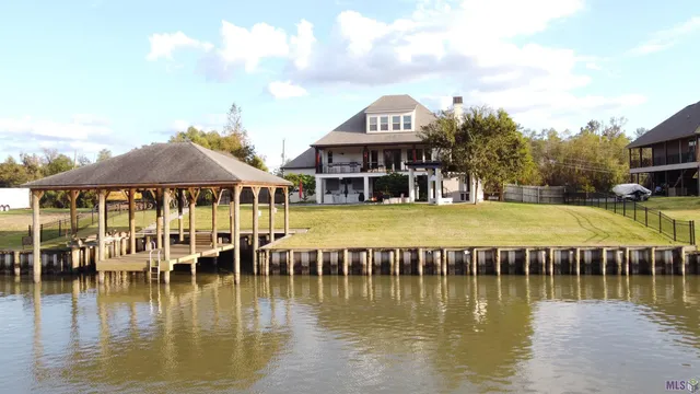 $945,000 | 18429 Amite Acres Drive, Prairieville, LA 70769